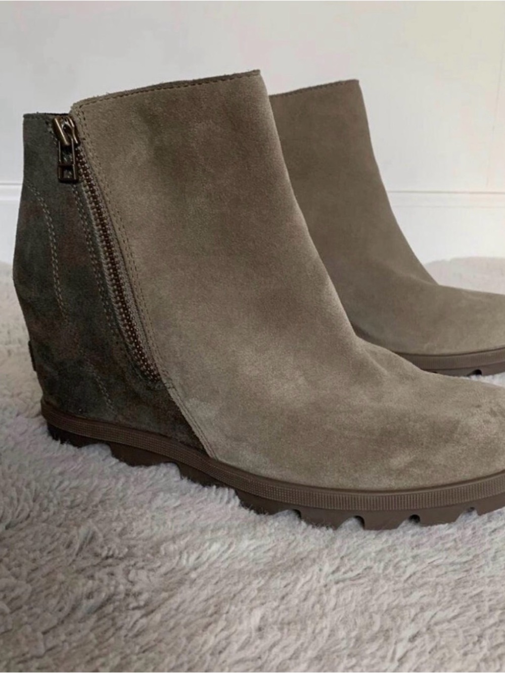SOREL Wedge Zip Waterproof Booties – Size 9.5 🤎